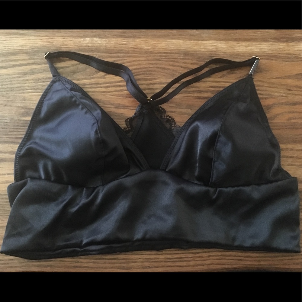 NWT VS Small Silk Black Bra with Removable Cups